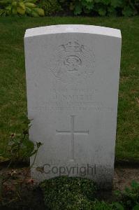 Dozinghem Military Cemetery - Smith, John